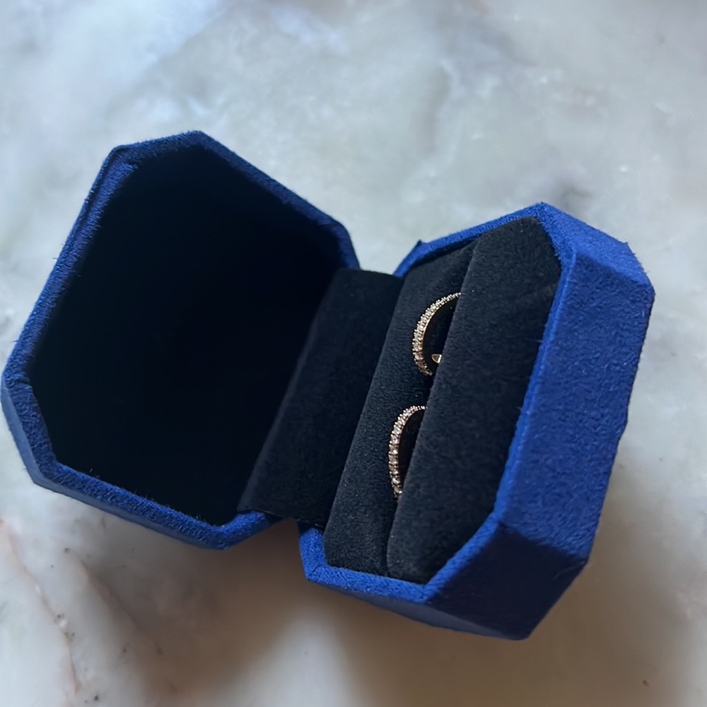 Brand new in box earrings - Picture 7 of 9